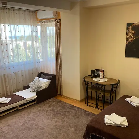 Carmen's One -garsoniera Decomandata * Мамая