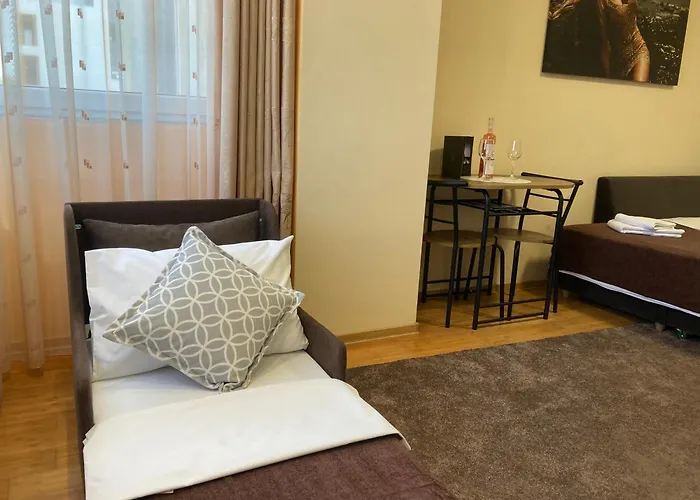 Carmen's One -garsoniera Decomandata *